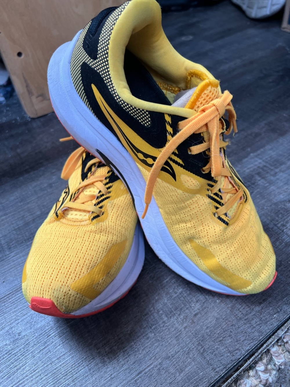 Saucony Axon Men’s 9 in great condition comfortable - Picture 2 of 6